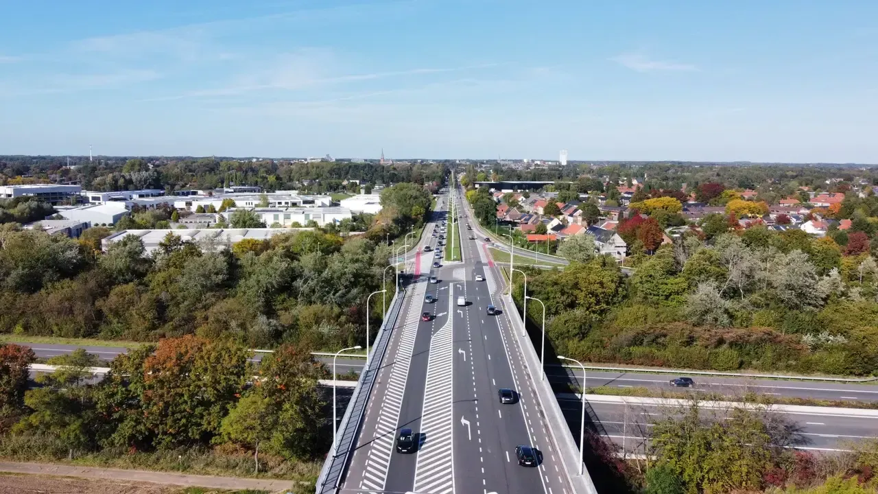 Autoroute europeenne quittant la Belgique vers le sud-est